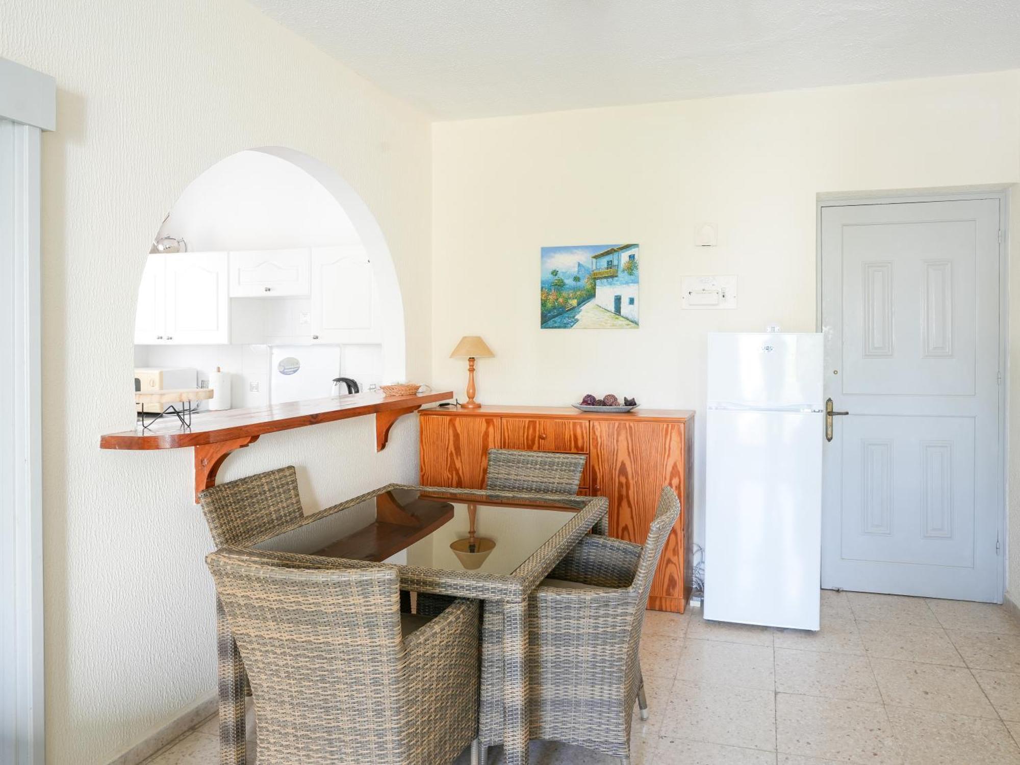 Resitour - Paphos Gardens Apartment Екстериор снимка
